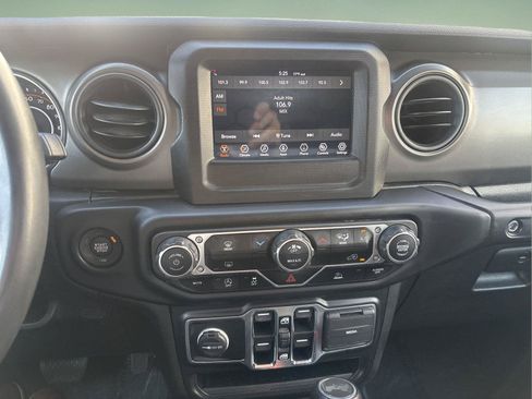 Used 2022 Jeep Wrangler Unlimited Sport AWD/4WD image 5