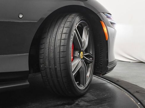 Used 2023 Ferrari Roma Nero Daytona image 38