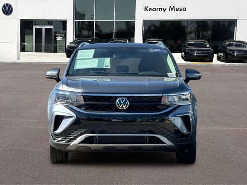 Used 2022 Volkswagen Taos SE image 9