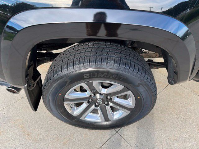 Used 2017 Toyota Tacoma Limited w/ Tow Package AWD/4WD image 12