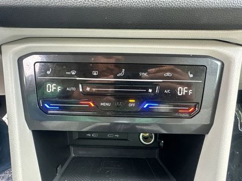 Used 2022 Volkswagen Tiguan SE FWD image 43