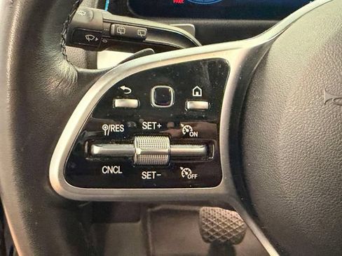 Used 2023 Mercedes-Benz GLB 250 4MATIC image 22