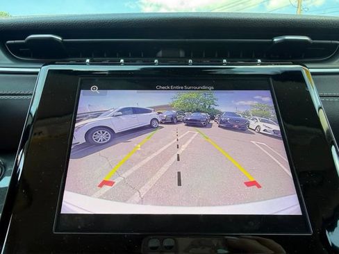 Used 2022 Jeep Grand Cherokee Laredo w/ Luxury Tech Group I AWD/4WD image 24