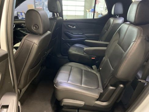 Used 2023 Chevrolet Traverse RS image 12