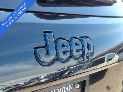 Used 2018 Jeep Grand Cherokee Laredo AWD/4WD image 10