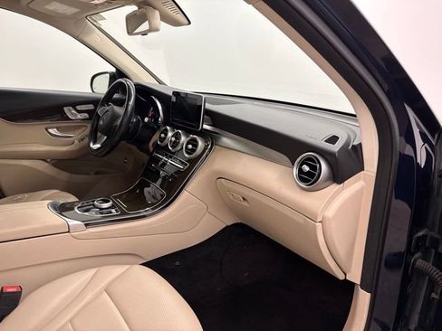 Used 2019 Mercedes-Benz GLC 300 4MATIC image 22
