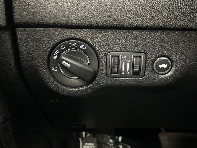 Used 2023 Chrysler 300 Touring w/ Sport Appearance Package RWD image 21