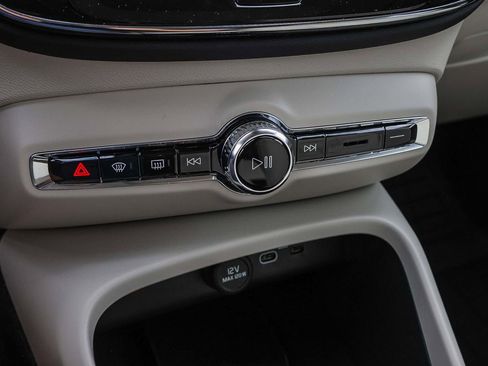 New 2026 Volvo XC40 B5 Ultra w/ Climate Package image 38