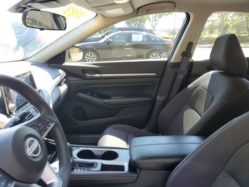 Used 2023 Nissan Altima 2.5 SV FWD image 19