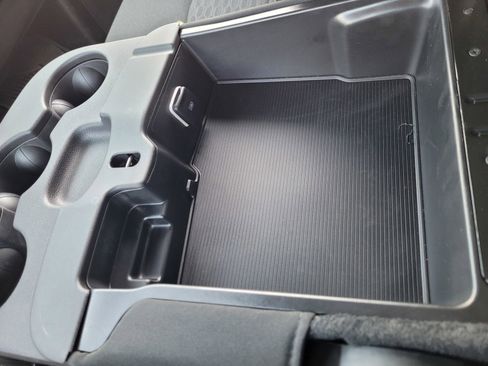 New 2025 RAM 2500 Big Horn AWD/4WD image 17