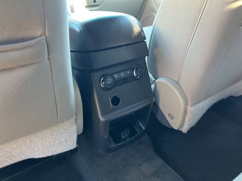 Used 2013 Ford Explorer XLT image 24