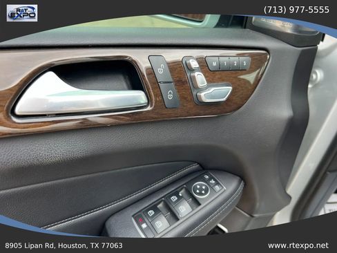 Used 2017 Mercedes-Benz GLS 450 4MATIC image 25