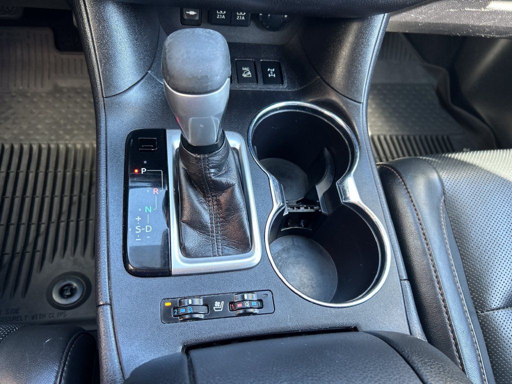 Certified 2019 Toyota Highlander Limited AWD/4WD image 28
