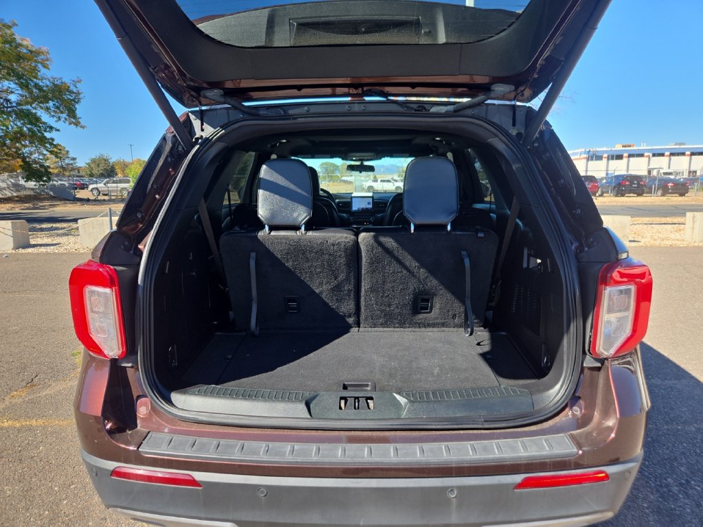 Used 2020 Ford Explorer XLT w/ Equipment Group 202A AWD/4WD image 24