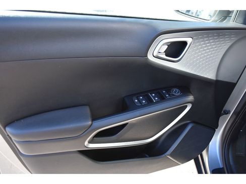 Used 2024 Kia Soul LX w/ Option Group 015 image 16