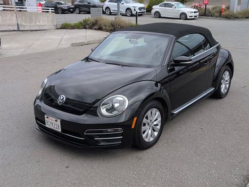 Used 2018 Volkswagen Beetle 2.0T FWD image 3