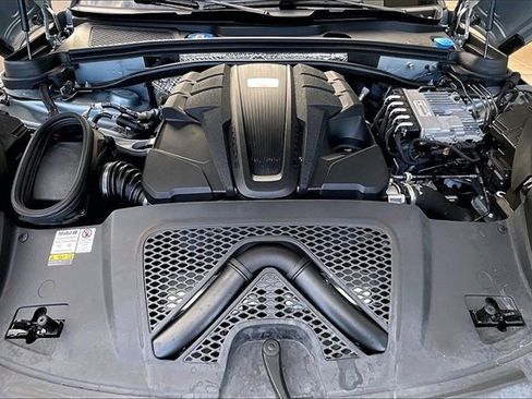 Used 2021 Porsche Macan GTS image 9
