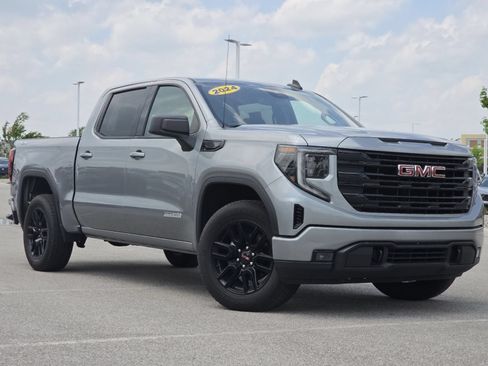 Used 2024 GMC Sierra 1500 Elevation AWD/4WD image 2