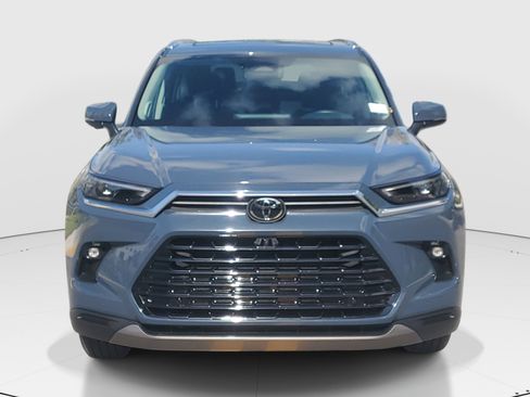 Used 2024 Toyota Grand Highlander Platinum AWD/4WD image 2