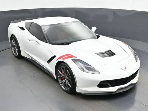 Used 2017 Chevrolet Corvette Stingray Coupe w/ 1LT RWD image 41