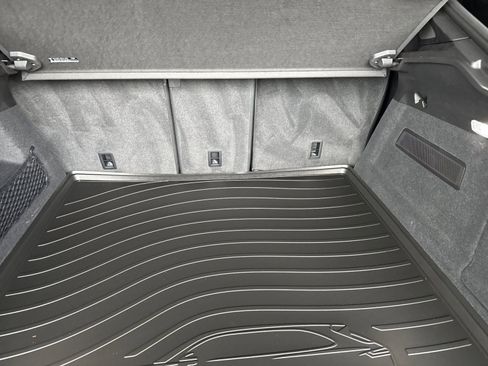 Certified 2025 Porsche Cayenne Coupe image 17