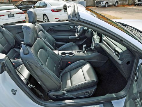 Used 2025 Ford Mustang Premium image 30