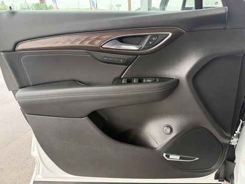 Used 2023 Buick Envision Avenir AWD/4WD image 10
