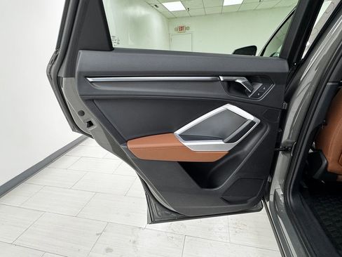 Used 2022 Audi Q3 2.0T Premium Plus w/ Premium Plus Package image 11