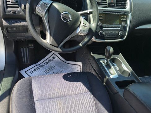 Used 2016 Nissan Altima 2.5 S w/ Power Driver Seat Package FWD image 11