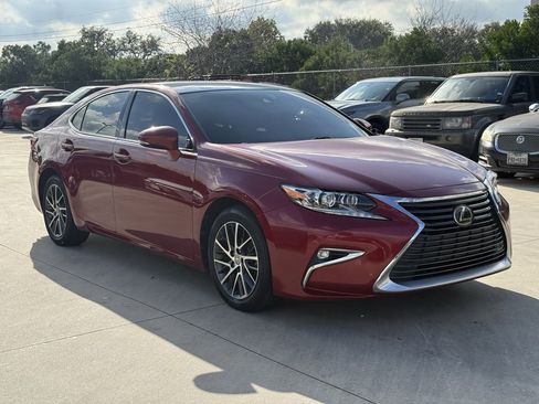Used 2017 Lexus ES 350 image 2