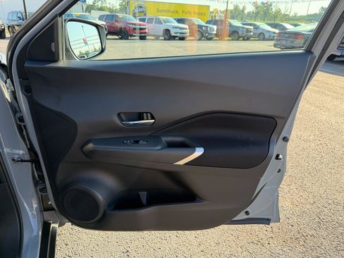 Used 2024 Nissan Kicks SV FWD image 20