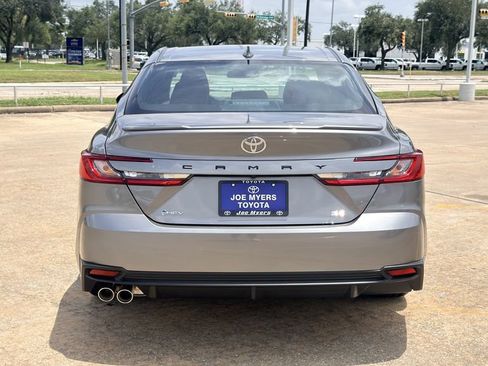 Used 2026 Toyota Camry SE FWD image 8