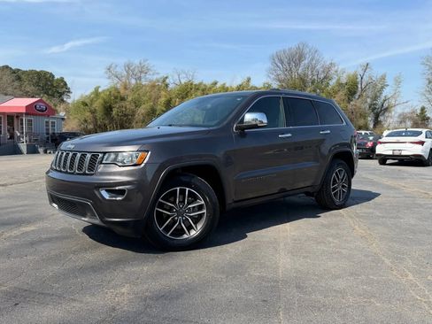 Used 2019 Jeep Grand Cherokee Limited image 3