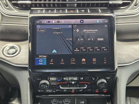 Used 2024 Jeep Grand Cherokee L Limited w/ Luxury Tech Group II AWD/4WD image 17