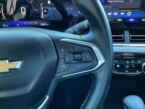 Used 2024 Chevrolet Trax LT w/ LT Convenience Package image 12