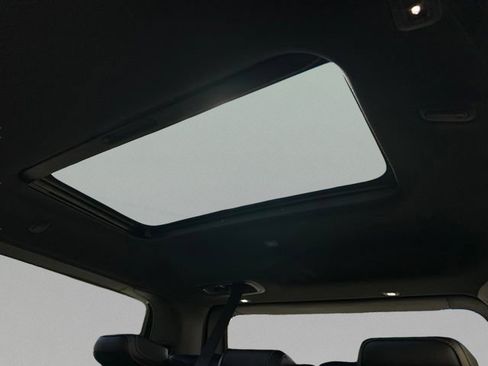 Used 2023 Jeep Wagoneer 4WD w/ Premium Group I image 17