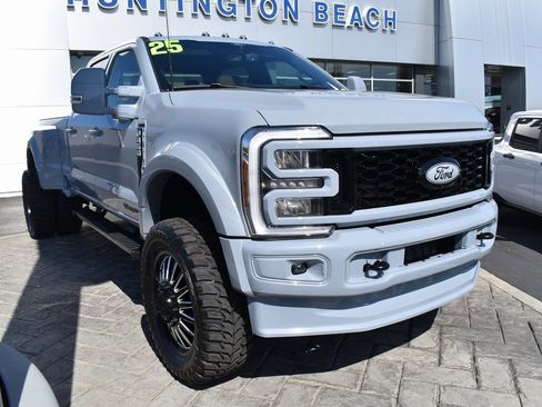 Used 2025 Ford F450 Lariat w/ FX4 Off-Road Package image 33