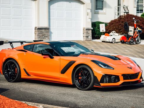 Used 2019 Chevrolet Corvette ZR1 RWD image 5