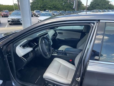 Used 2013 Toyota Avalon Limited FWD image 3