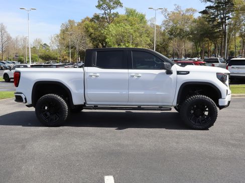 Used 2025 GMC Sierra 1500 Elevation image 12