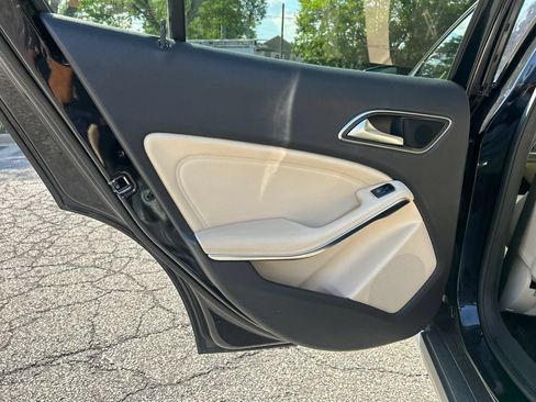 Used 2018 Mercedes-Benz GLA 250 4MATIC image 22