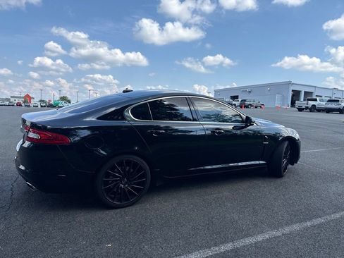 Used 2011 Jaguar XF Premium RWD image 2