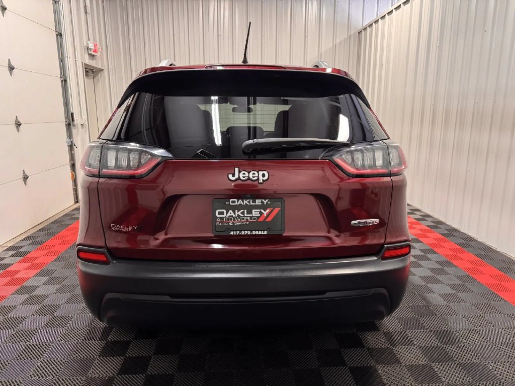 Used 2019 Jeep Cherokee Latitude Plus FWD image 4