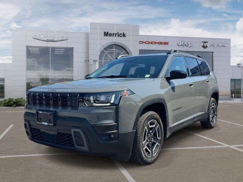 Used 2026 Jeep Cherokee Laredo AWD/4WD image 4