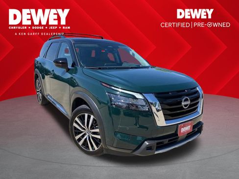 Used 2025 Nissan Pathfinder Platinum w/ Cargo Package AWD/4WD image 1