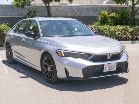 Used 2025 Honda Civic Sport image 3