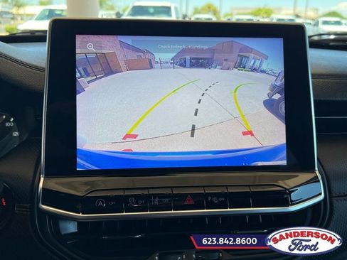 Used 2023 Jeep Compass Trailhawk image 16