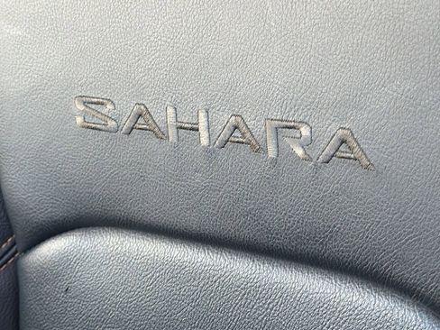 Used 2024 Jeep Wrangler Unlimited Sahara w/ Technology Group AWD/4WD image 36