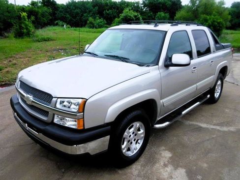 Used 2006 Chevrolet Avalanche Z66 w/ Sun And Sound Package RWD image 8