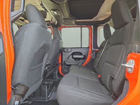 Used 2018 Jeep Wrangler Unlimited Sport S image 15